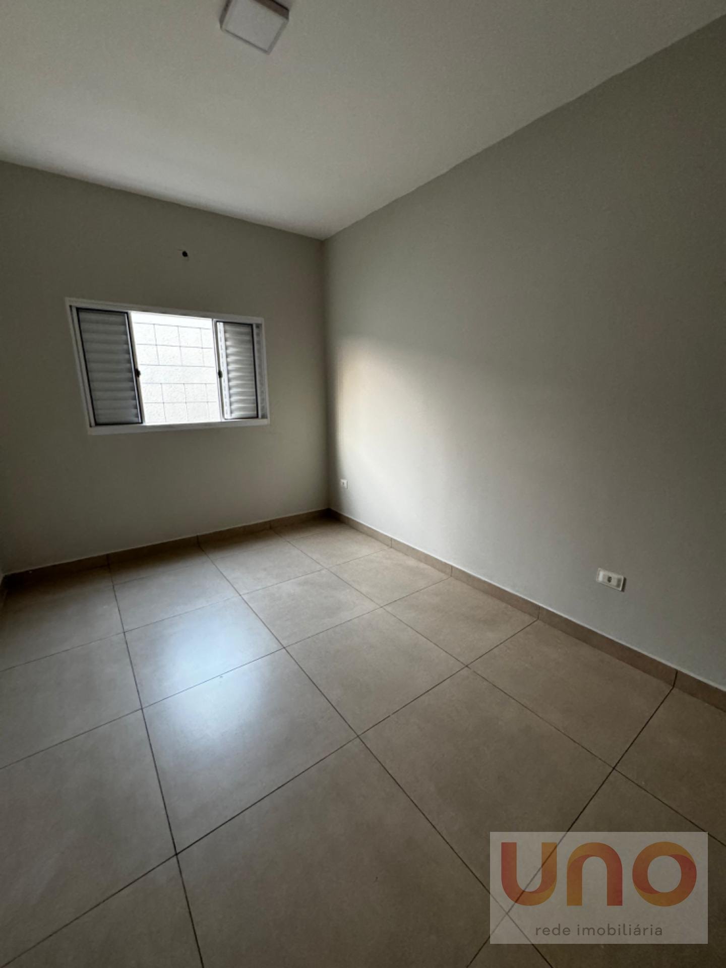 Casa com 3 quartos sendo 1 suíte 