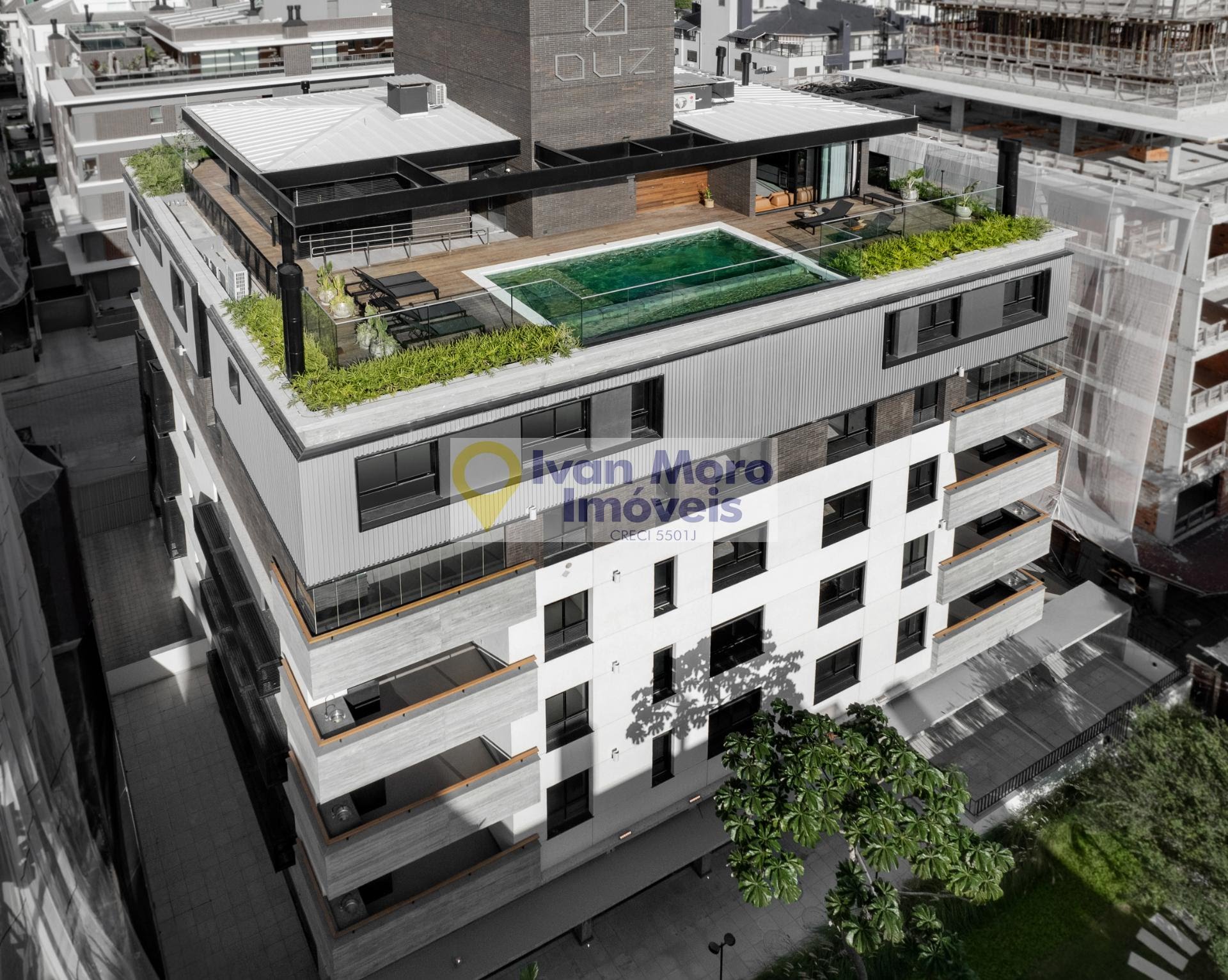 Apartamento à venda com 4 quartos, 4 banheiros, 2 vagas e 210m² no Jurerê, Florianópolis — foto principal