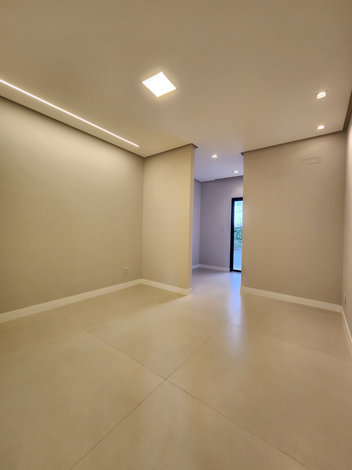 Casa à venda com 4 quartos, 4 suítes e 2 vagas no Papagaio, Feira de Santana (BA) — foto 20 de 27