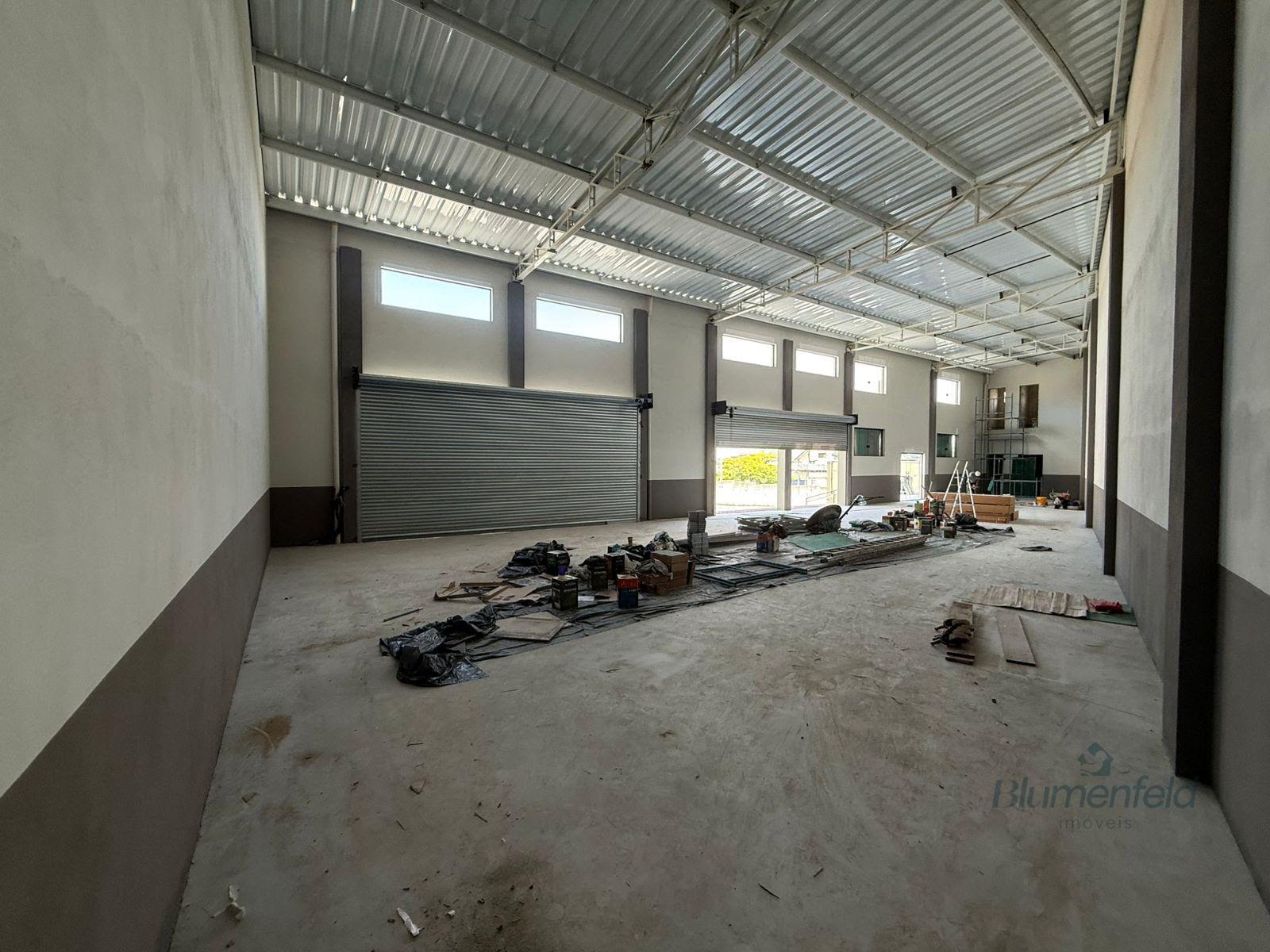 Comercial para alugar com 2 banheiros, 7 vagas e 300m² no Parque Rodrigo Barreto, Arujá (SP) — foto 3 de 7