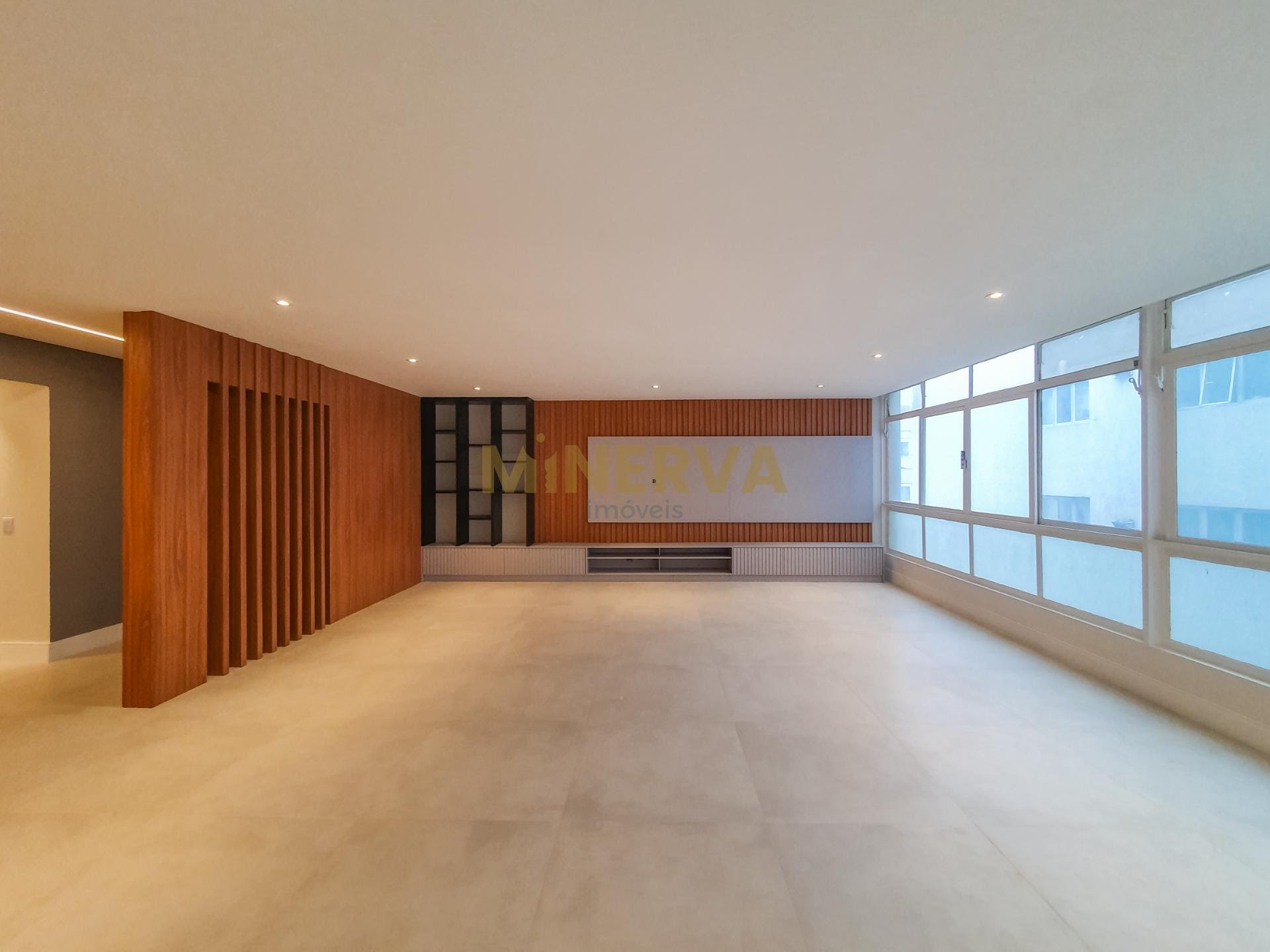 Apartamento à venda com 3 quartos, 2 suítes, 2 vagas e 243m² no Jardim Paulista, São Paulo (SP) — foto 2 de 28