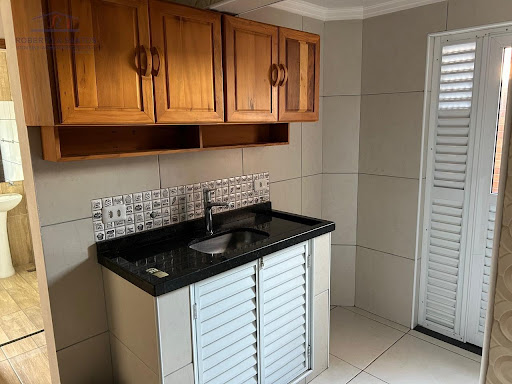 Cozinha com armário