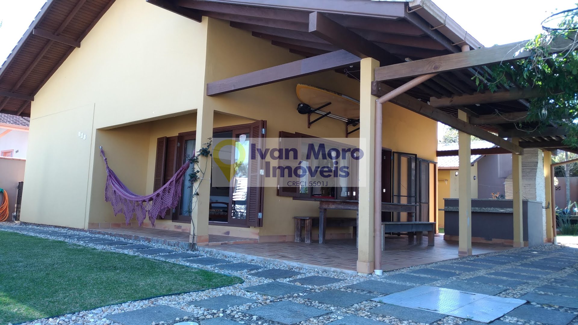 Casa para alugar com 3 quartos, 1 suíte, 2 vagas e 160m² no Daniela, Florianópolis (SC) — foto 2 de 30