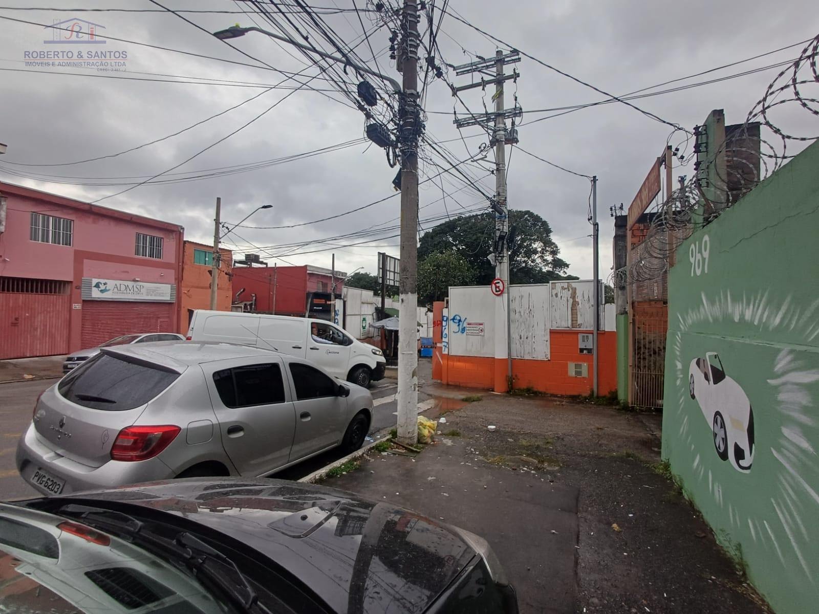ao lado do metro linha 6