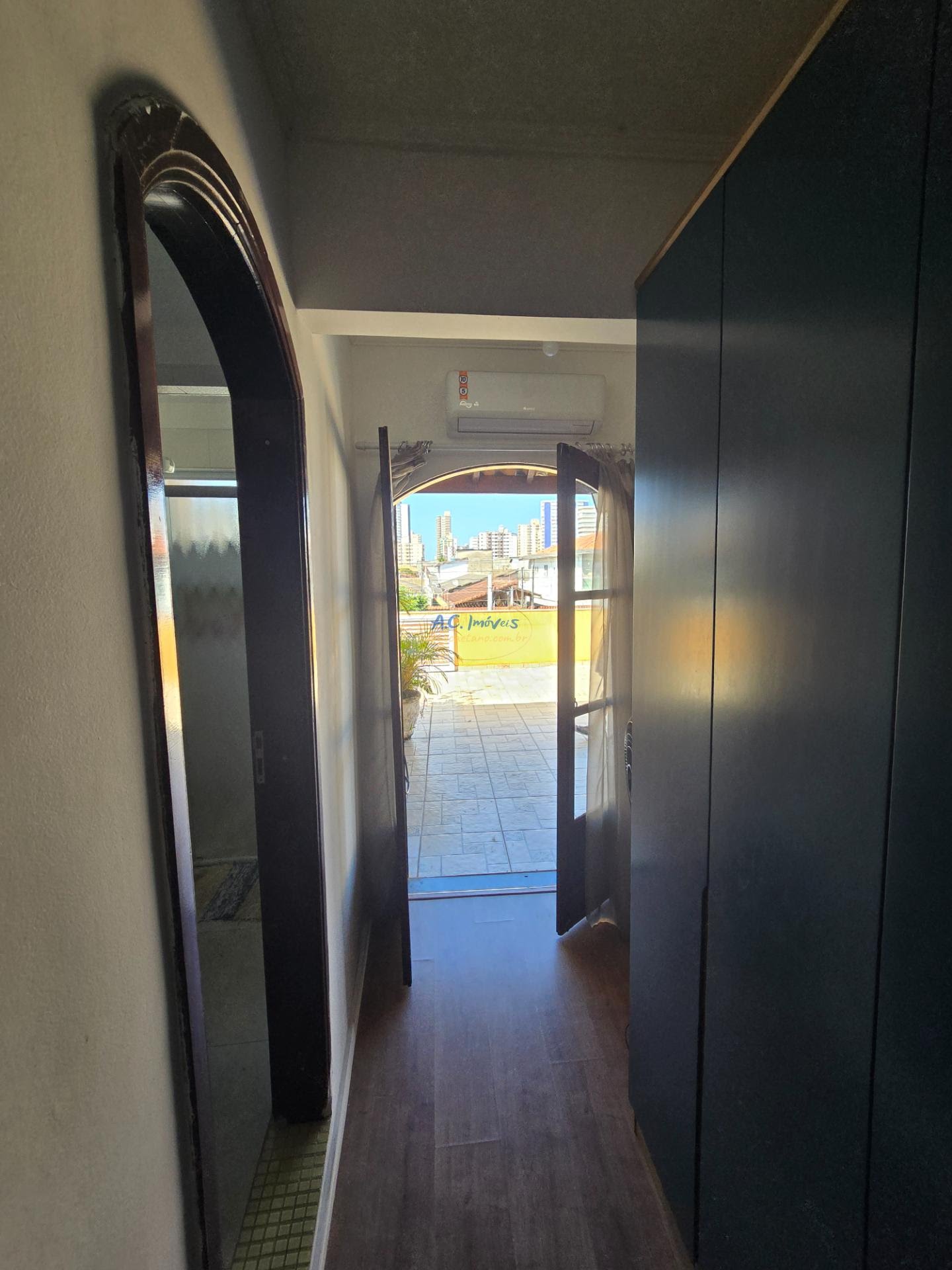 Casa à venda com 3 quartos, 1 suíte, 4 vagas e 180m² no Tupi, Praia Grande (SP) — foto 30 de 30