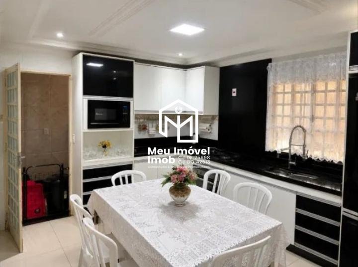 Casa, 3 quartos, 223 m² - Foto 2