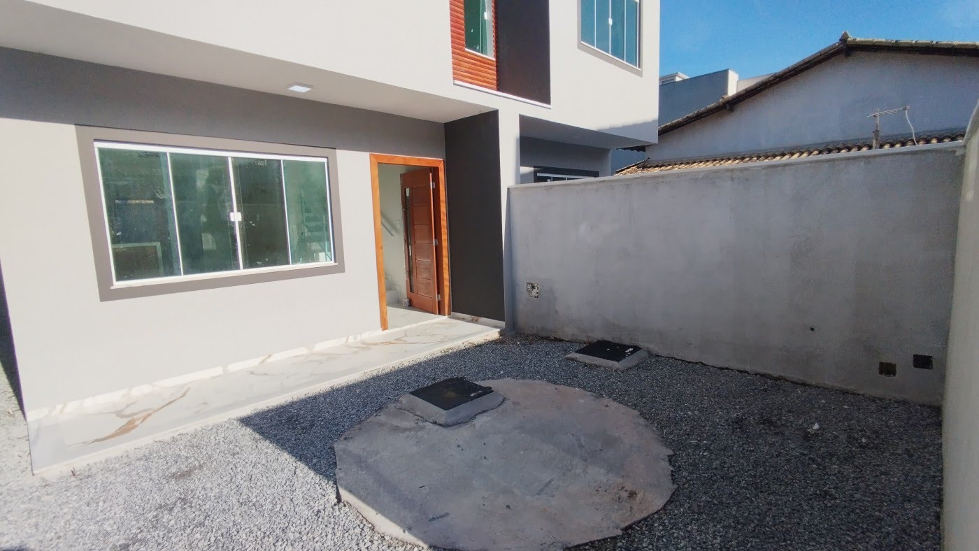Casa à venda com 2 quartos, 2 suítes, 1 vaga e 130m² no Costazul, Rio das Ostras (RJ) — foto 2 de 22