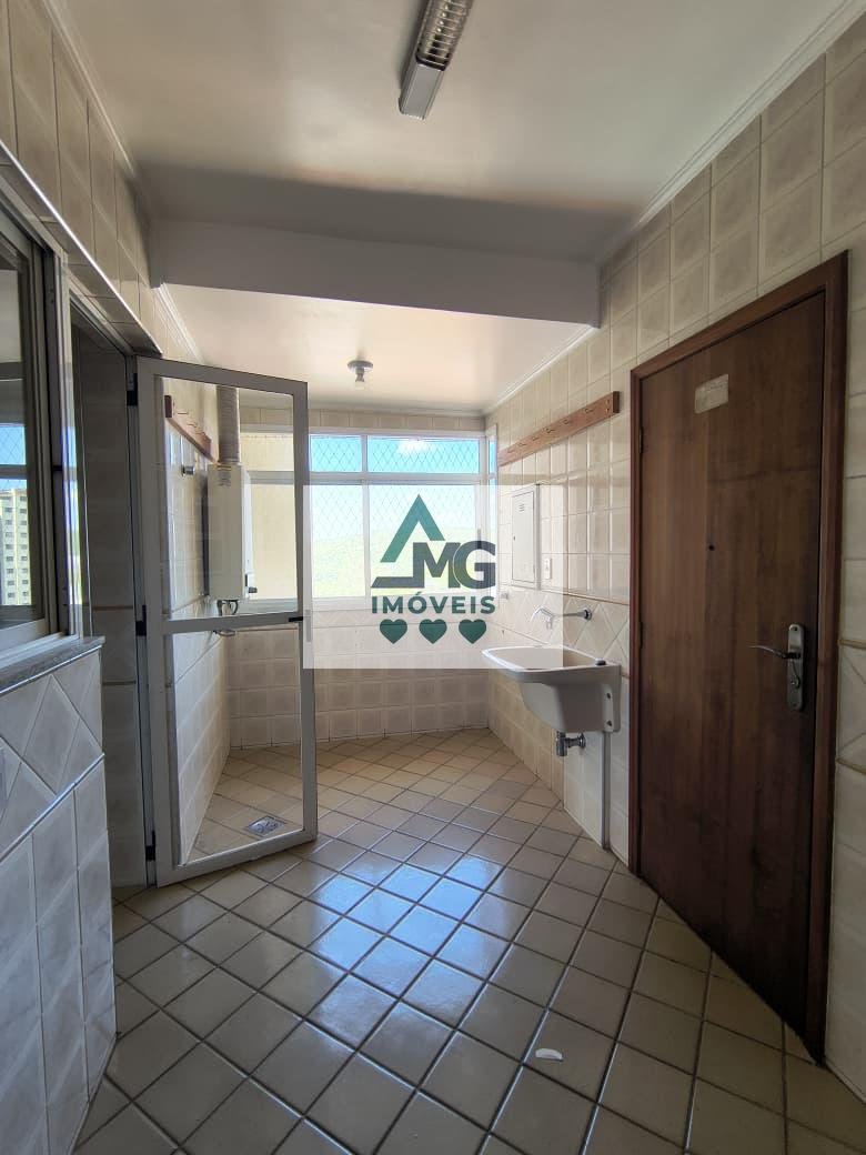 Apartamento à venda com 4 quartos, 1 suíte, 2 vagas e 196m² no Centro, Três Corações (MG) — foto 16 de 23