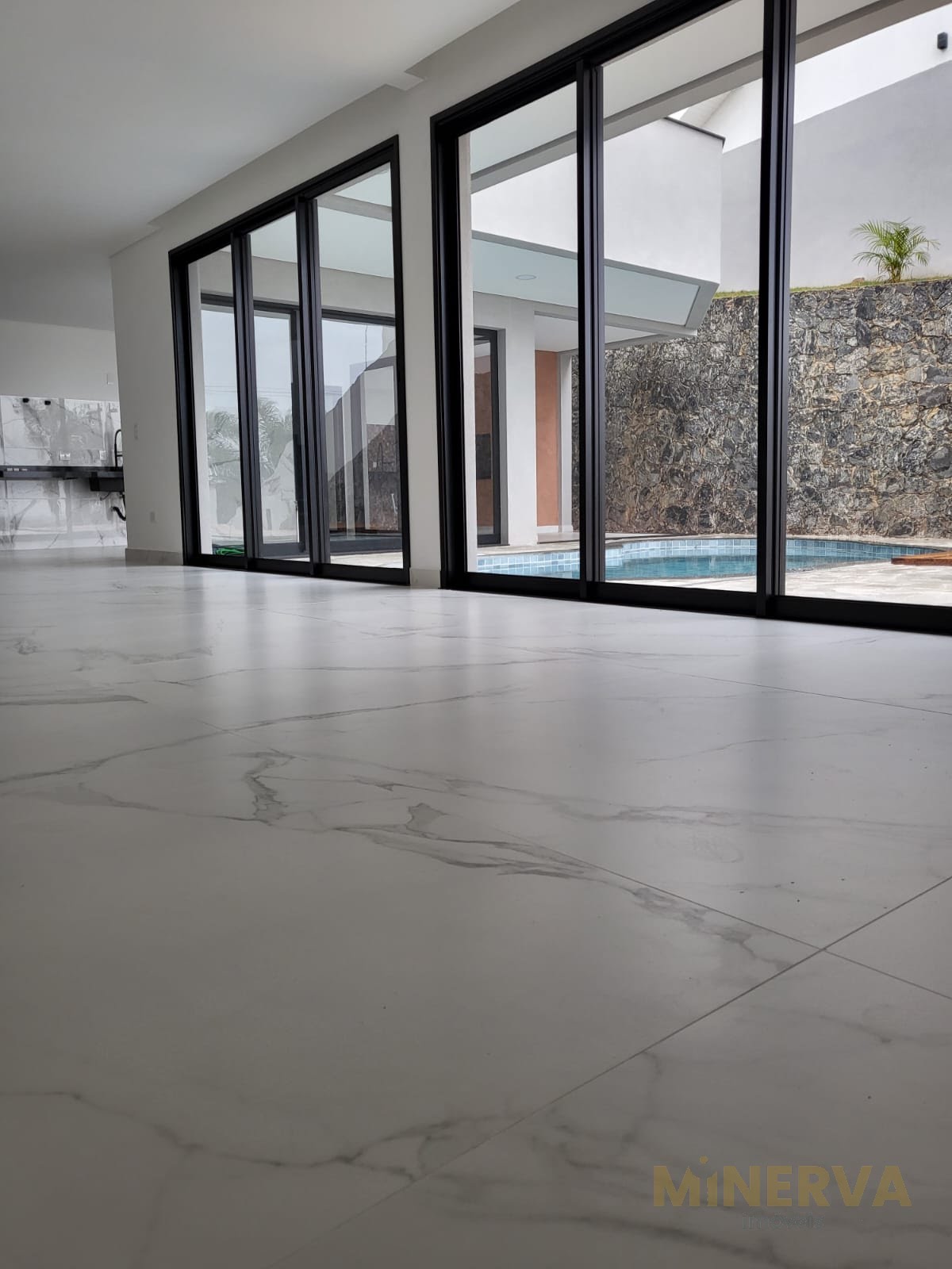 Casa à venda com 3 quartos, 3 suítes, 4 vagas e 355m² no Jardim Via Dutra, Arujá (SP) — foto 7 de 23