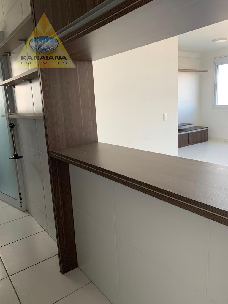 Bancada entre cozinha e sala
