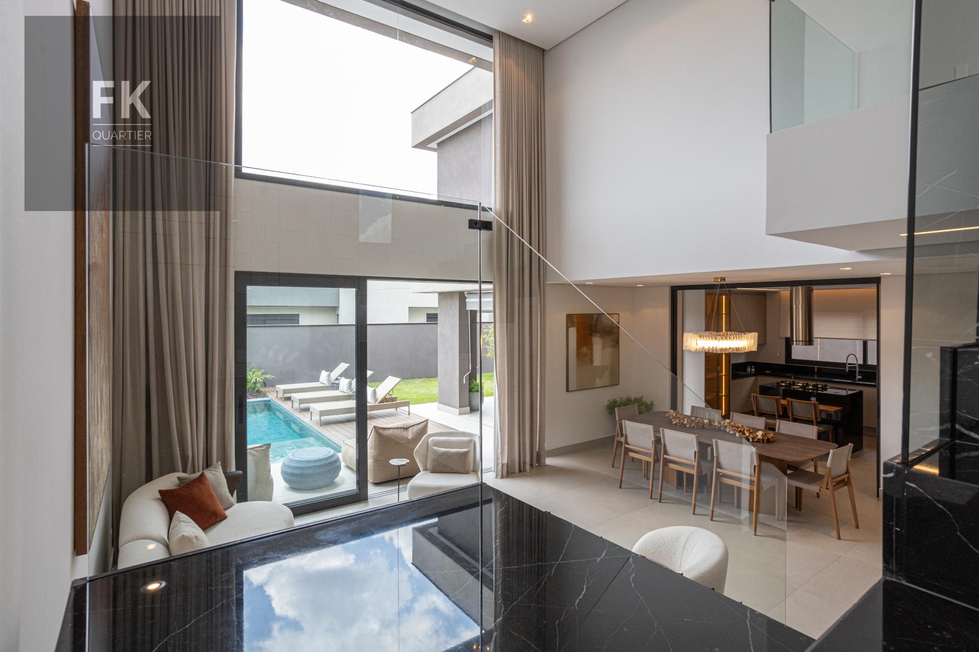 Casa à venda com 4 quartos, 4 suítes, 5 vagas e 390m² no Residencial Burle Marx, Santana de Parnaíba (SP) — foto 26 de 30