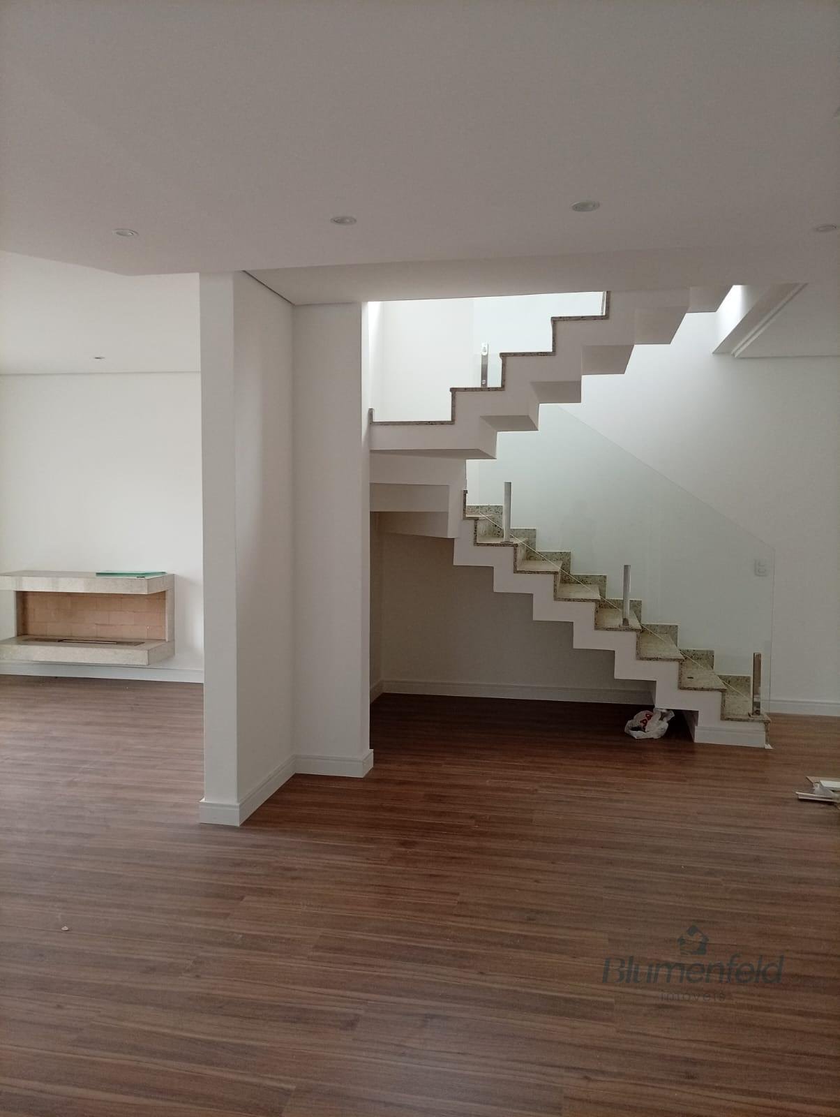 Casa à venda com 4 quartos, 4 suítes, 3 vagas e 311m² no Condominio Arujazinho V, Arujá (SP) — foto 5 de 30