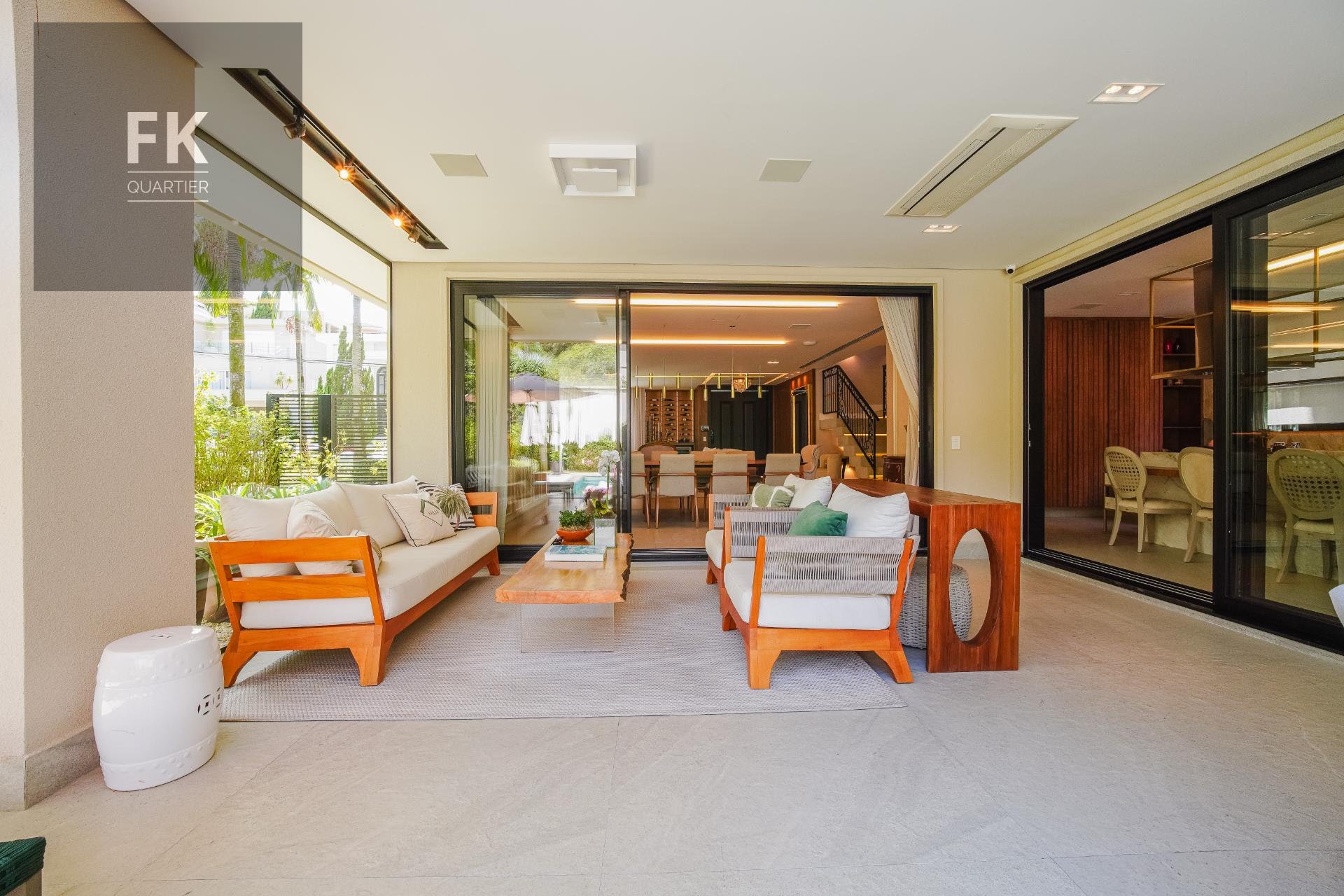 Casa à venda com 4 quartos, 4 suítes, 4 vagas e 417m² no Alphaville, Santana de Parnaíba (SP) — foto 5 de 30