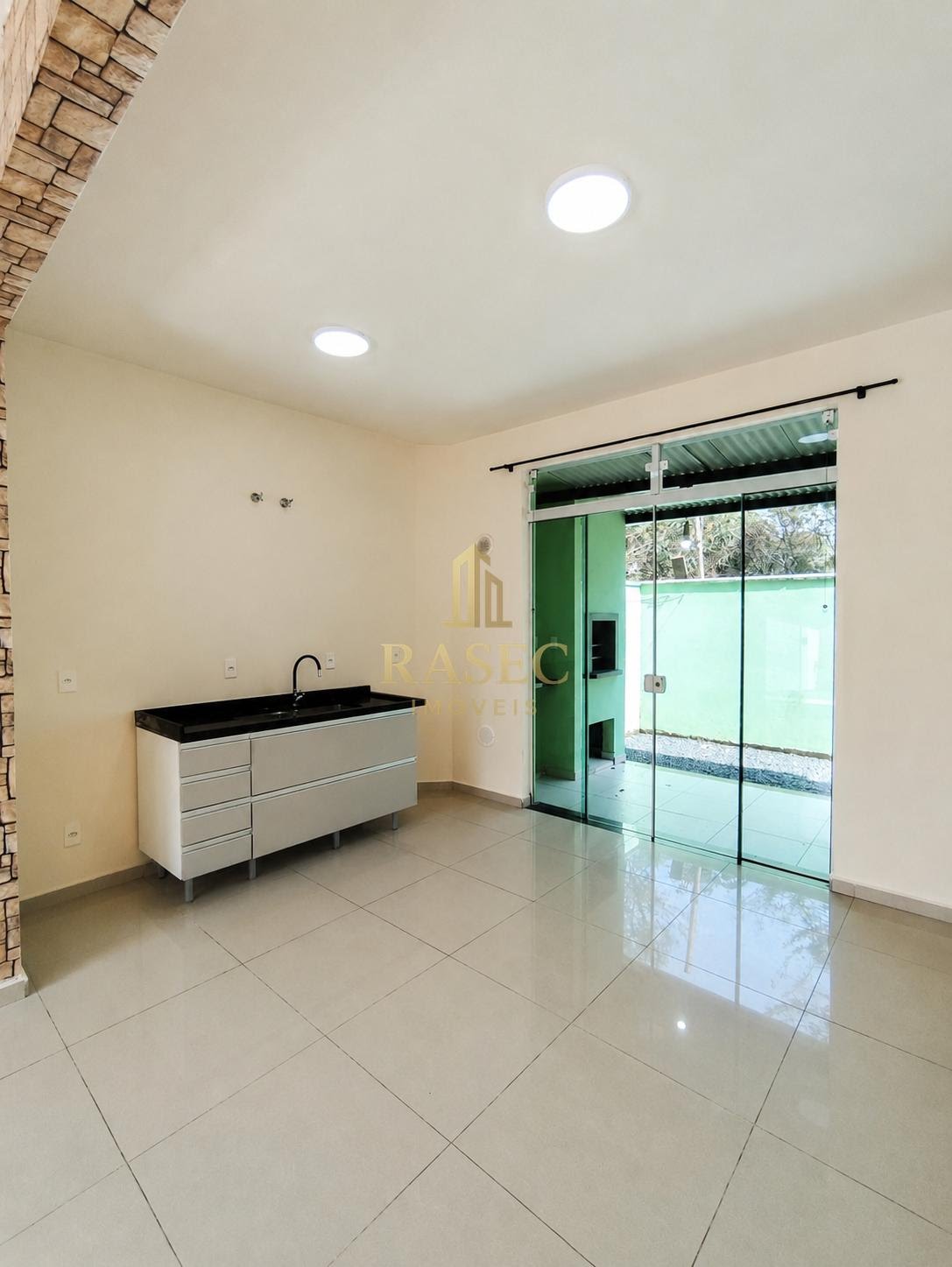 Casa à venda com 2 quartos, 2 banheiros, 1 vaga e 63m² no Souza Cruz, Brusque (SC) — foto 3 de 10