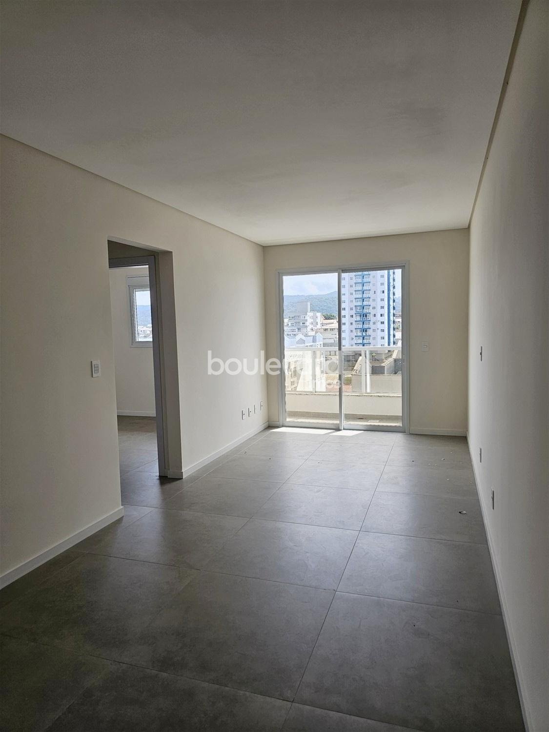 Apartamento à venda com 2 quartos, 1 suíte, 1 vaga e 70m² no Ipiranga, São José (SC) — foto 3 de 16