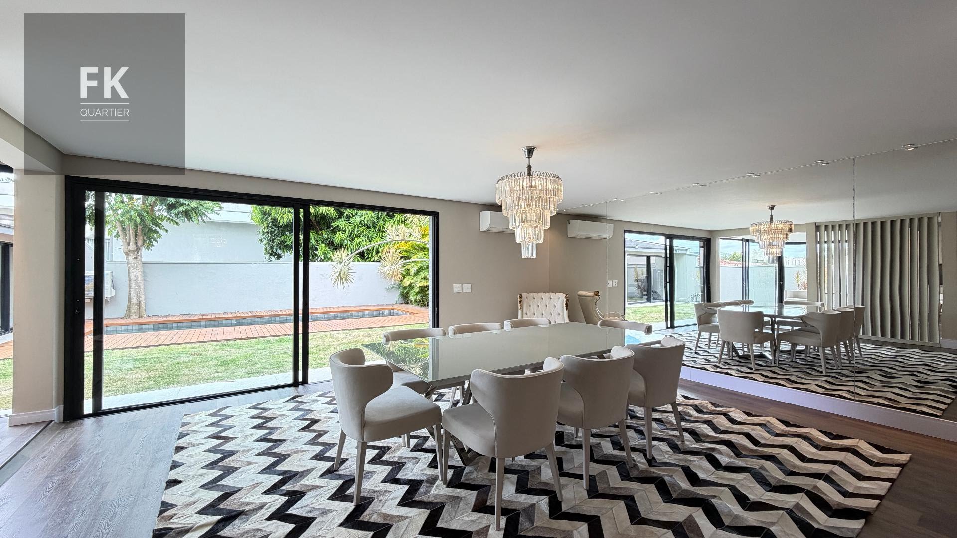 Casa à venda com 5 quartos, 5 suítes, 4 vagas e 350m² no Alphaville Residencial Dois, Barueri (SP) — foto 4 de 30