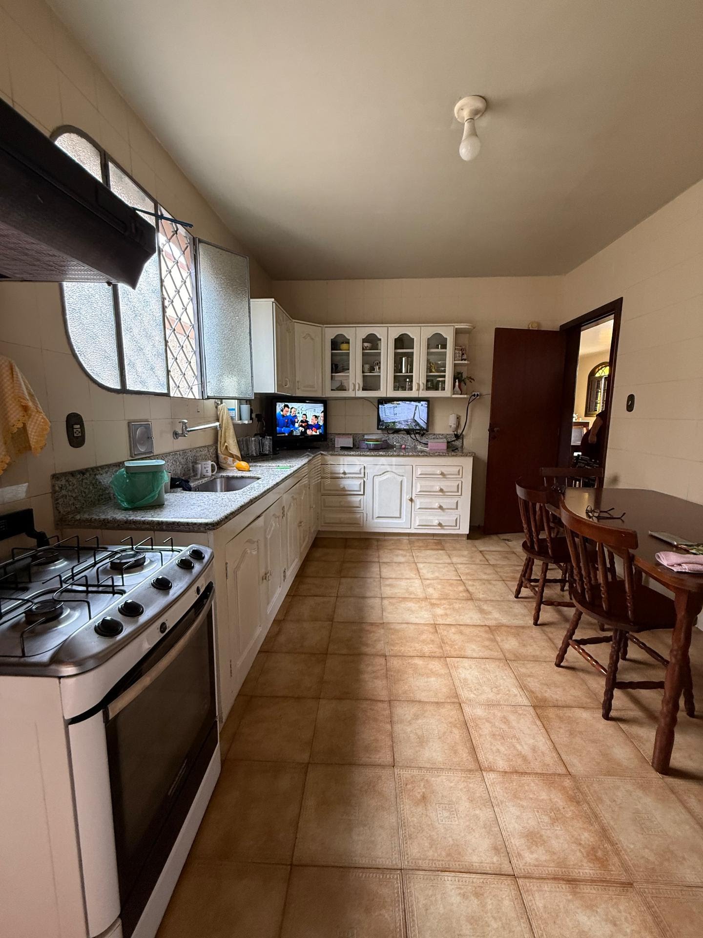 Casa à venda com 5 quartos, 1 suíte, 5 vagas e 302m² no Parque Jardim Carioca, Campos dos Goytacazes (RJ) — foto 10 de 30