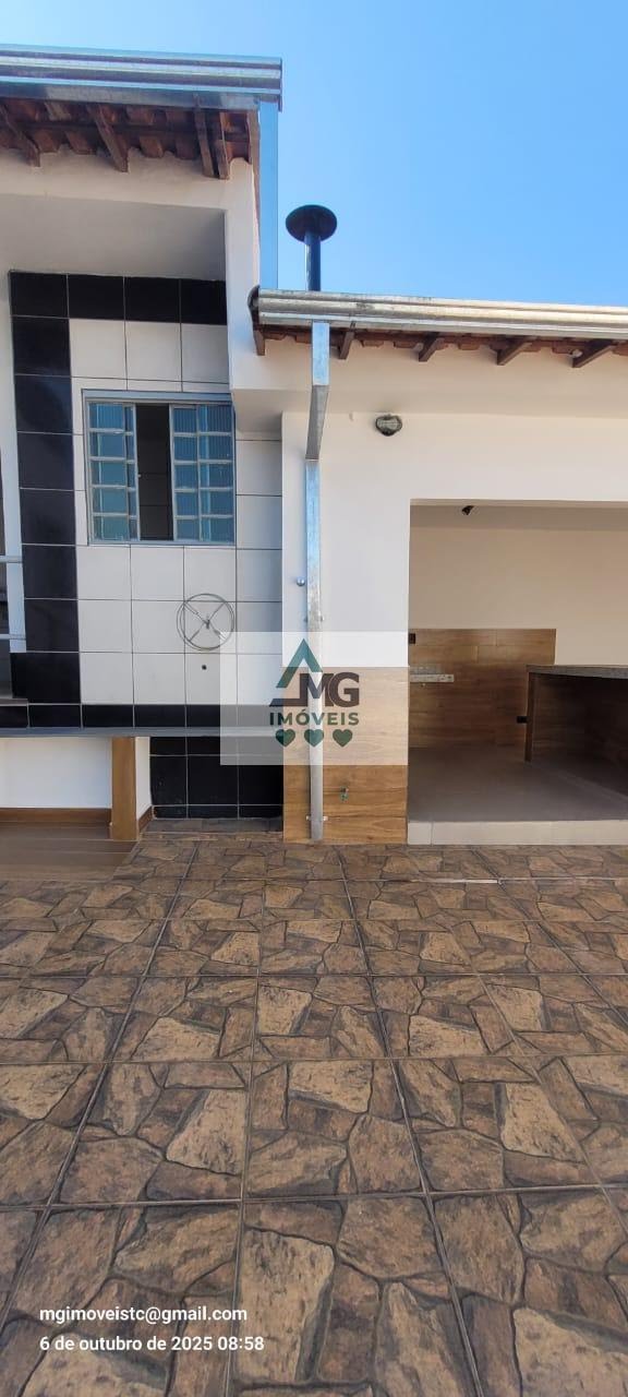 Casa à venda com 3 quartos, 1 suíte, 2 vagas e 221m² no Parque Bandeirantes, Três Corações (MG) — foto 18 de 25