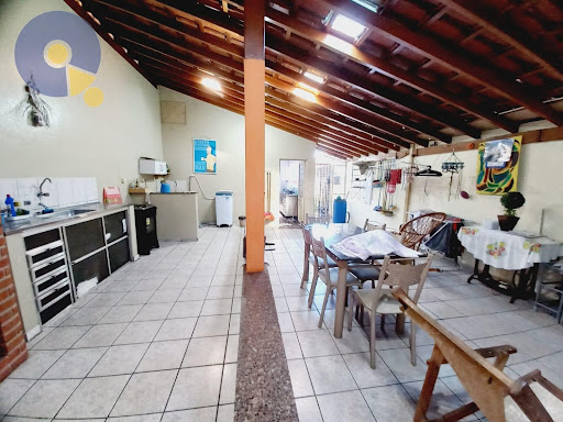 Casa à venda em Jardim Silmara, Amparo | 2 dorms, 2 banheiros