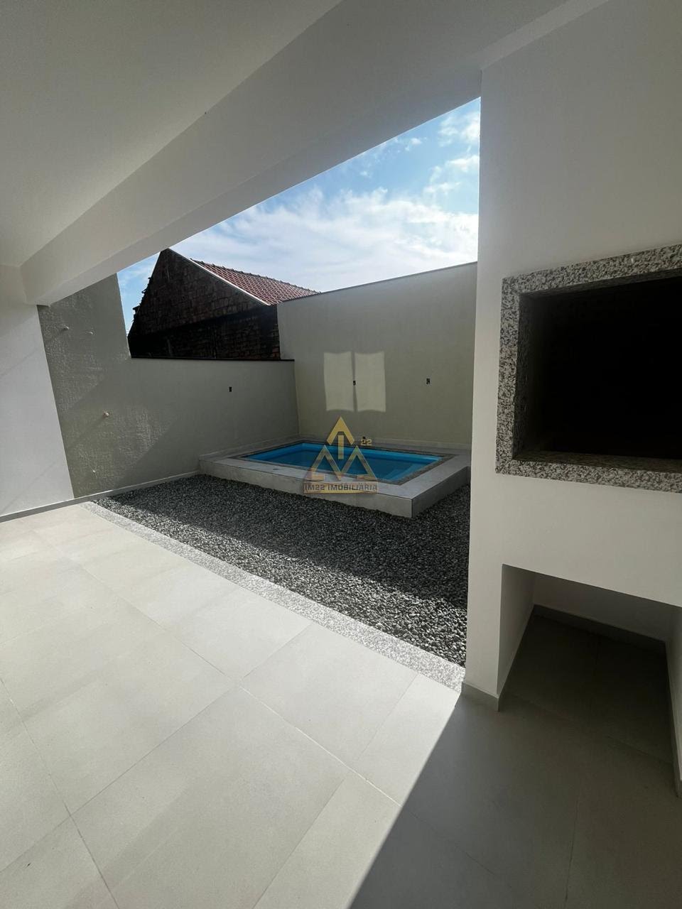 Casa à venda com 3 quartos, 1 suíte, 2 vagas e 106m² no Itacolomi, Balneário Piçarras (SC) — foto 5 de 8