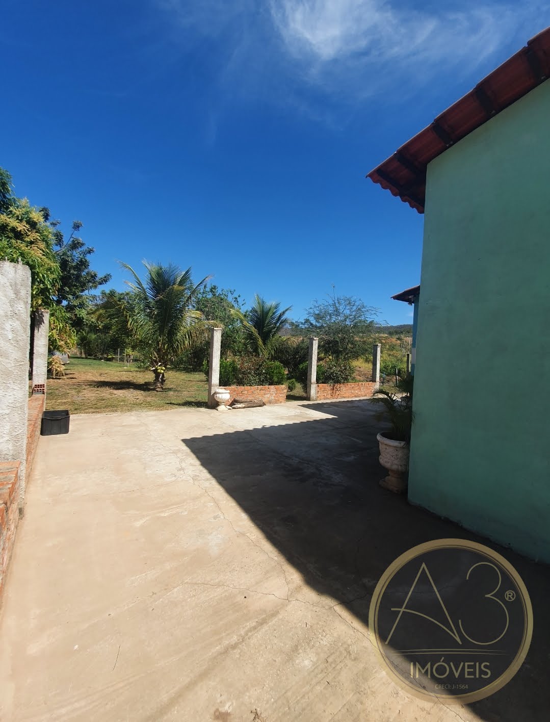 Lateral do imóvel 