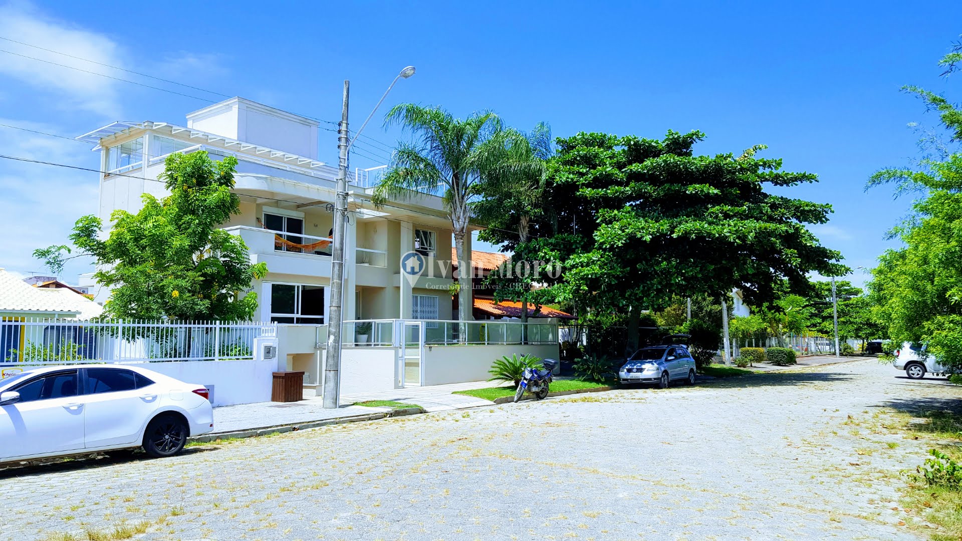 Casa para alugar com 4 quartos, 2 suítes, 2 vagas e 360m² no Daniela, Florianópolis (SC) — foto 2 de 30