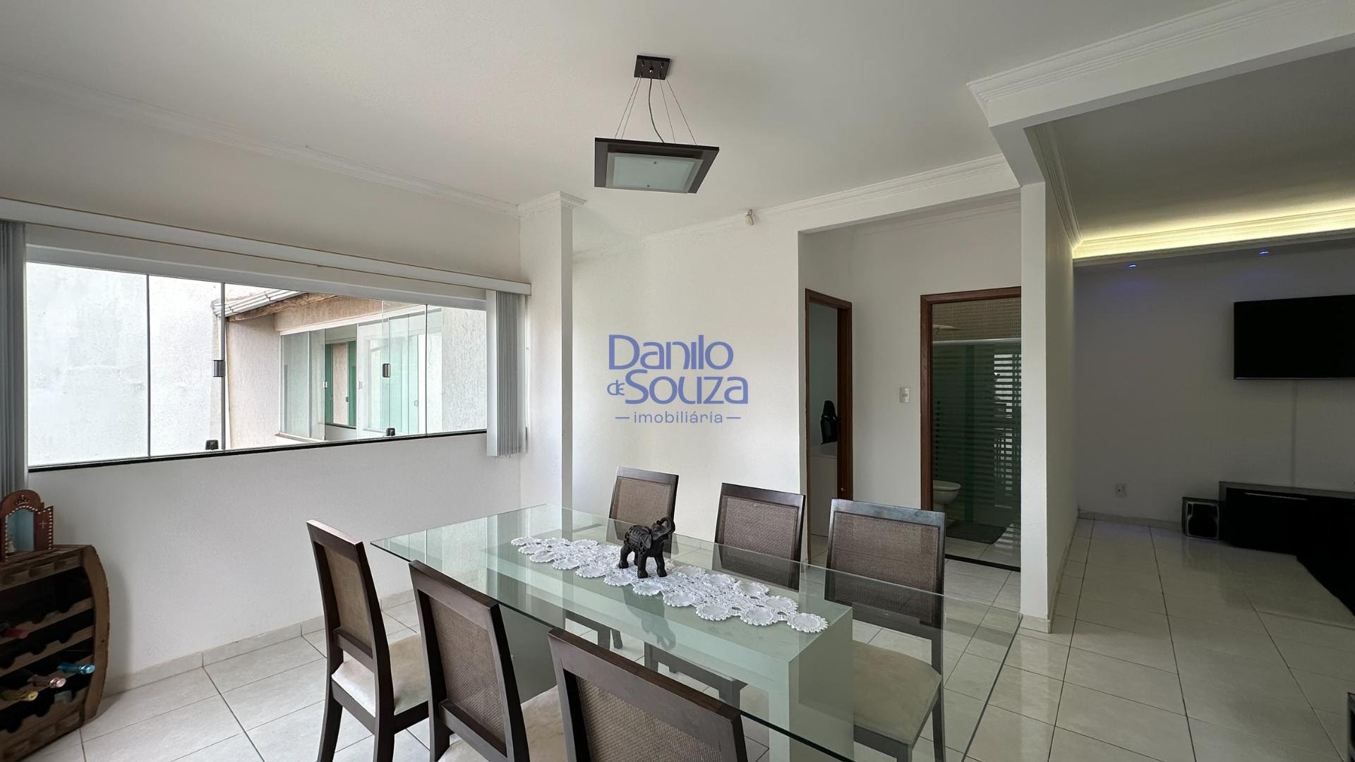 Casa à venda com 3 quartos, 2 suítes e 360m² no Guilhermina Vieira Chaer, Araxá (MG) — foto 9 de 26