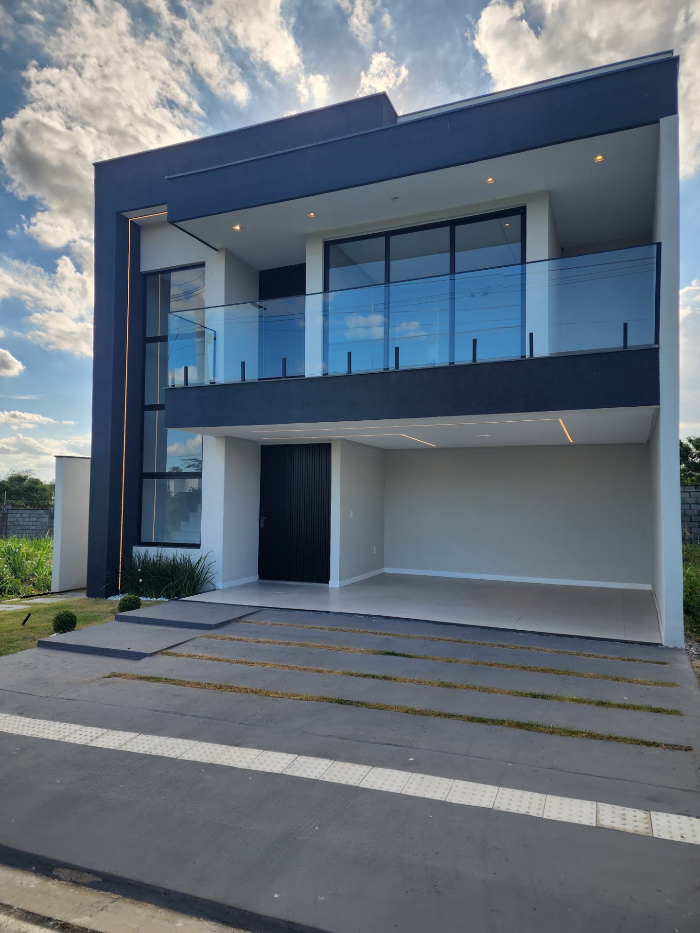 Casa à venda com 3 quartos, 3 suítes, 4 vagas e 160m² no Nova Esperança, Feira de Santana (BA) — foto 2 de 19