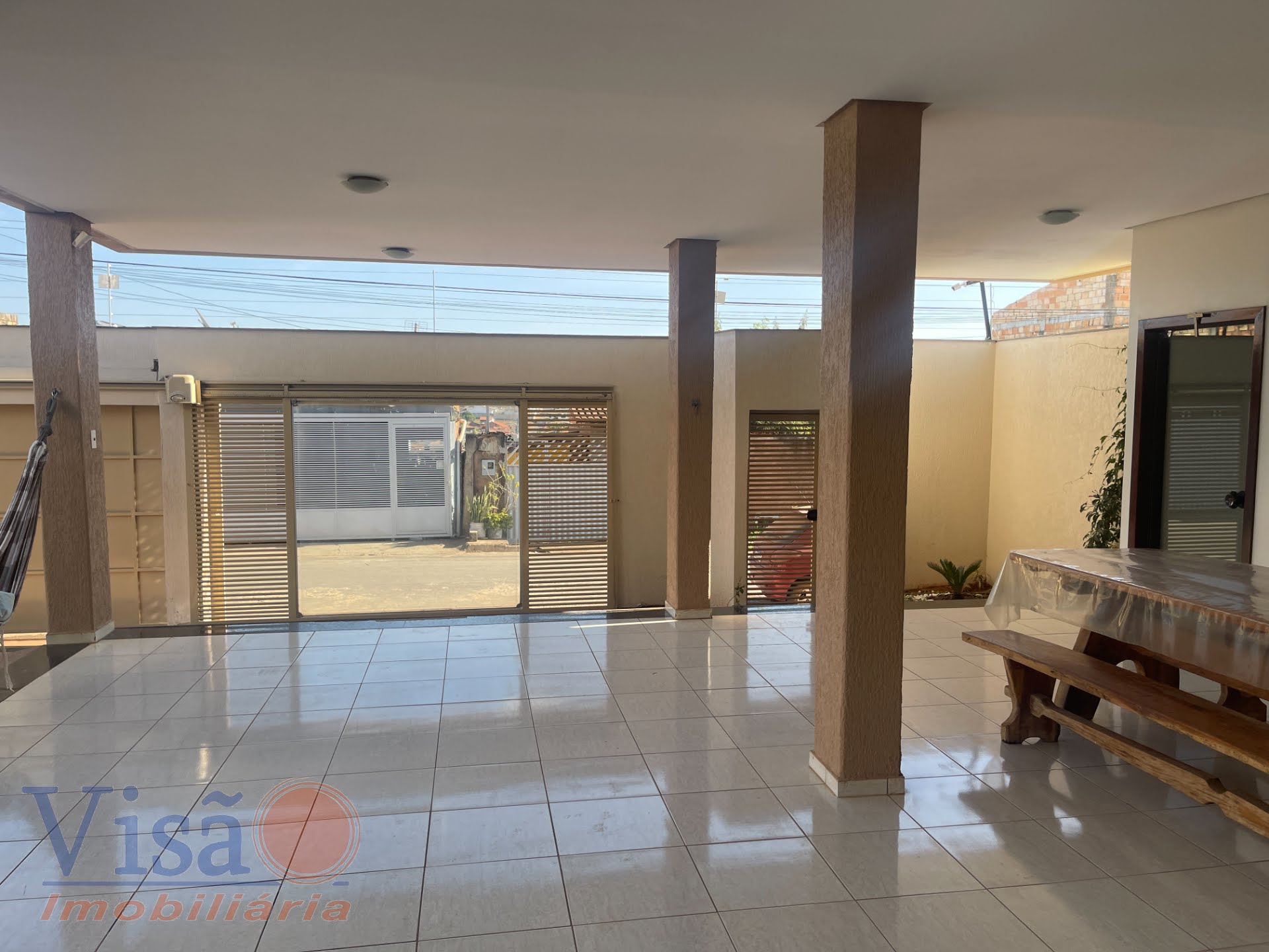 Casa à venda com 4 quartos, 1 suíte, 3 vagas e 200m² no Santa Lucia, Paracatu (MG) — foto 3 de 25