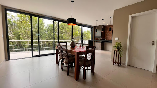 Casa linear 4 quartos, sendo 3 suítes no Arquipélago de Manguinhos