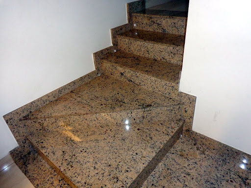 ESCADA GRANITO