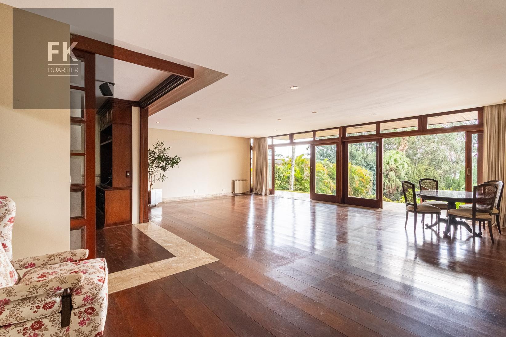 Casa à venda com 4 quartos, 4 suítes e 3800m² no Residencial Tamboré, Barueri (SP) — foto 2 de 30