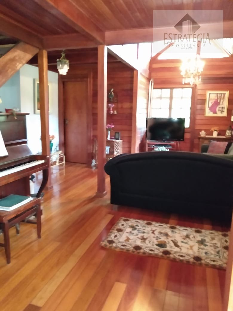 Casa à venda com 3 suítes, 4 vagas e 134m² no Samambaia, Petrópolis (RJ) — foto 9 de 21