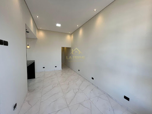 Casa de Condomínio em Wanel Ville - Sorocaba, SP - 140m² de área construída, 03 dormitórios, sendo 3 suítes, 01 com closet e 04 vagas de garagem.