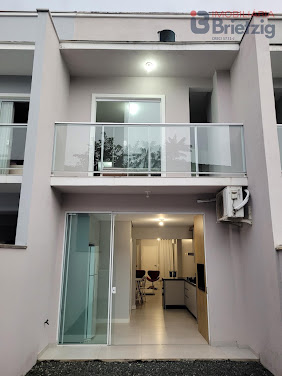 Casa Geminada em Bom Retiro  -  Joinville