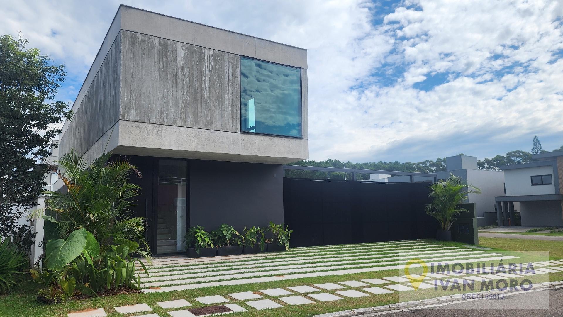 Casa à venda com 4 quartos, 4 suítes, 5 vagas e 265m² no São João do Rio Vermelho, Florianópolis (SC) — foto 2 de 19