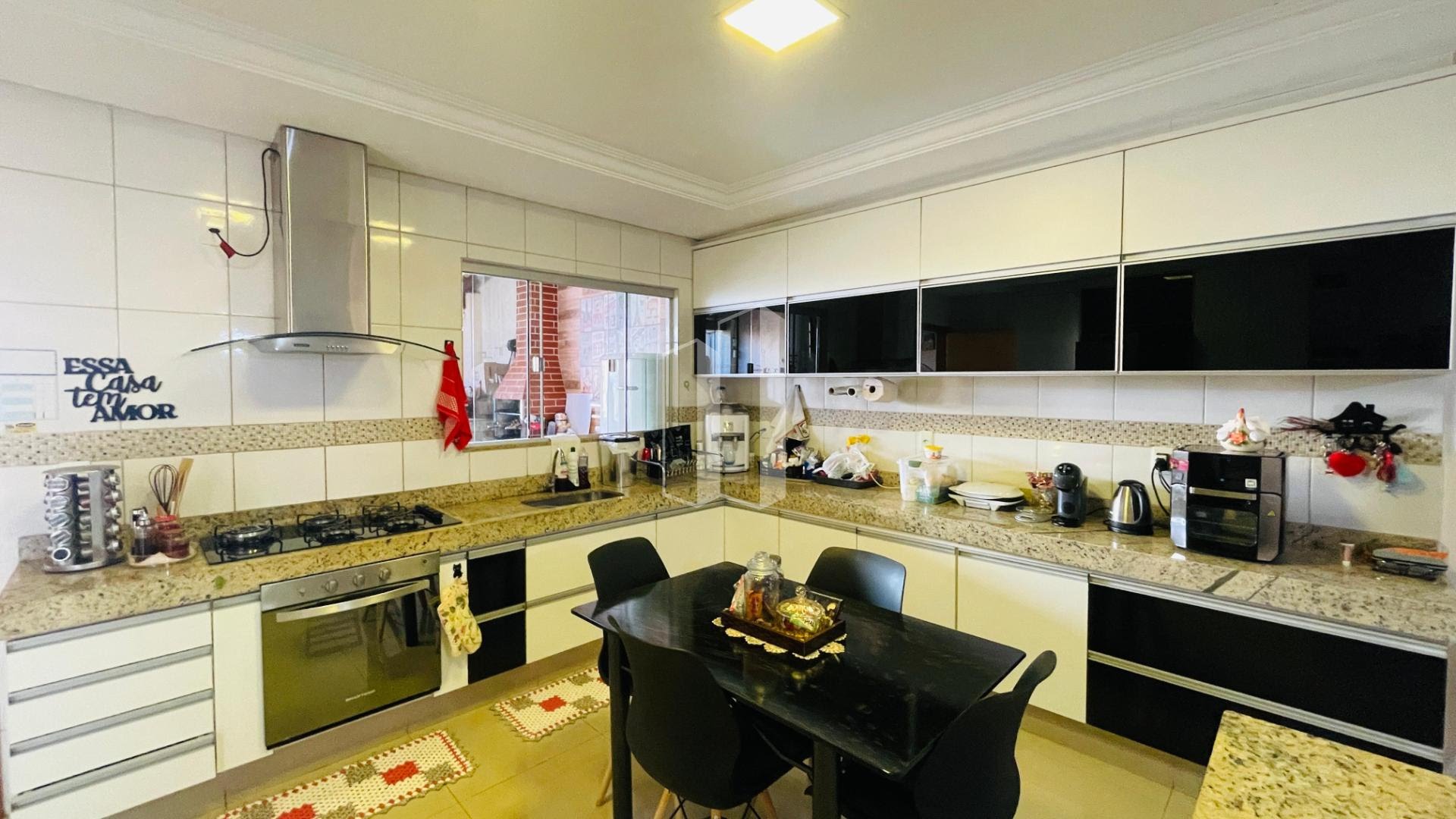 Casa à venda com 4 quartos, 4 suítes, 4 vagas e 240m² no Jardim Planalto, Goiânia (GO) — foto 12 de 30