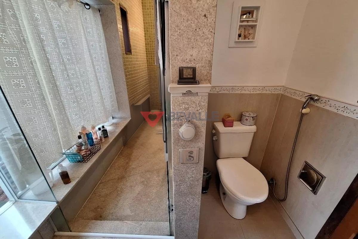 Casa à venda com 5 quartos, 2 suítes, 2 vagas e 250m² no Humaitá, Rio de Janeiro (RJ) — foto 24 de 29