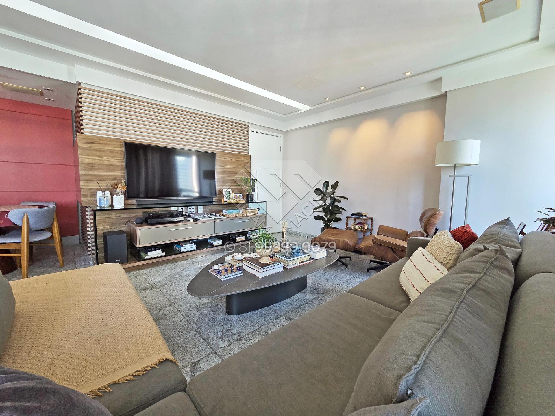 Compre Apartamento à venda no Rosarinho com 135m², 3 quartos (2 suítes) e lazer completo no Edf. Alice Queiroz. Agende sua visita com Leicam Maciel!