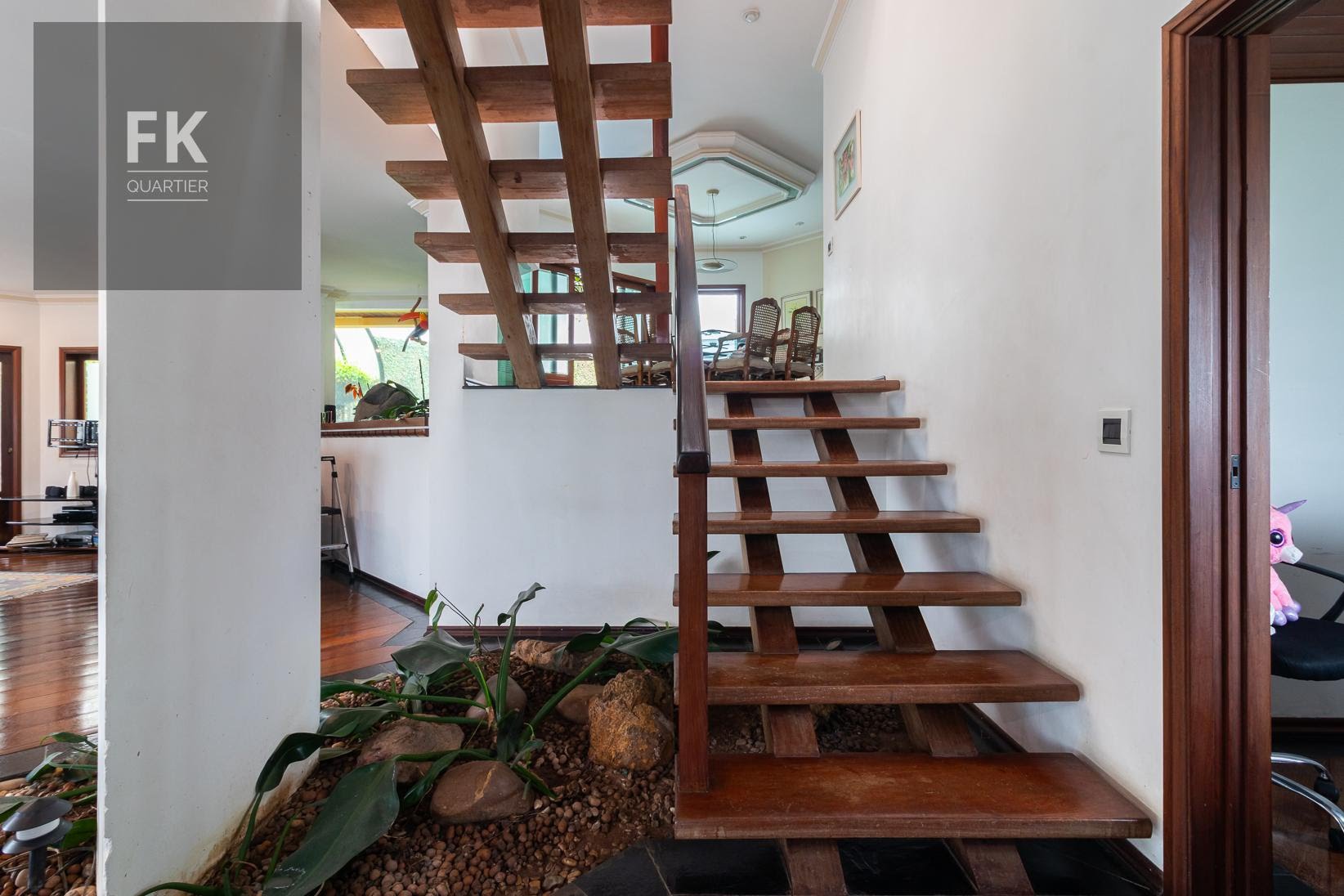 Casa à venda com 5 quartos, 3 suítes, 6 vagas e 445m² no Alphaville, Santana de Parnaíba (SP) — foto 16 de 27