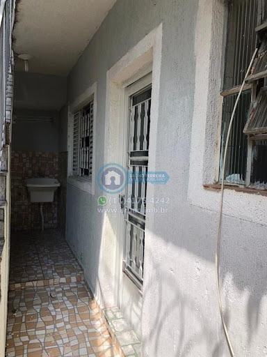 Compre Casa de renda com 6 Dormitórios,  4 Suites,  2 Vagas com 270M² em Vila Medeiros por R$ 550.000.  