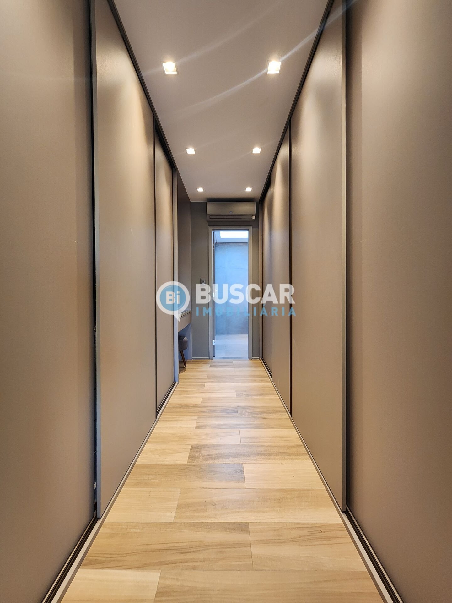 Casa à venda com 4 quartos, 4 suítes, 4 vagas e 402m² no Vale do Jacuípe, Feira de Santana (BA) — foto 29 de 30