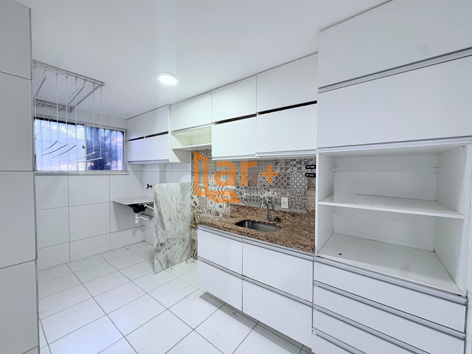 Apartamento à venda com 3 quartos, 1 banheiro, 1 vaga e 65m² no Zona de Expansão (olhos D'agua), Barra dos Coqueiros — foto principal
