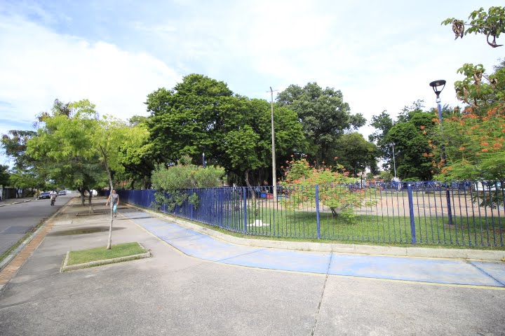 Casa à venda com 4 quartos, 1 suíte, 4 vagas e 208m² no Hipódromo, Recife (PE) — foto 28 de 30
