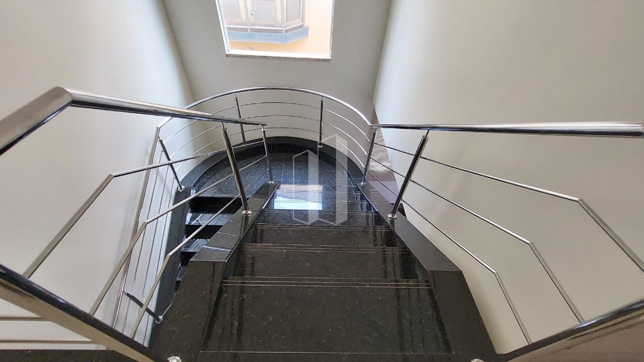 Casa à venda com 4 quartos, 4 suítes, 4 vagas e 211m² no Jardim América, Goiânia (GO) — foto 15 de 30