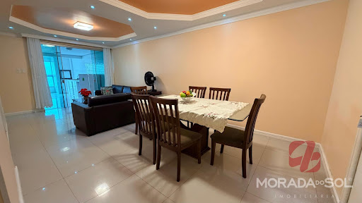Apartamento em Meia Praia  -  Itapema