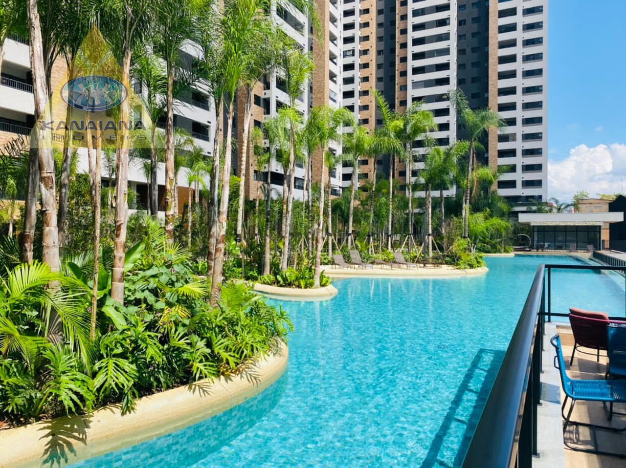 Piscina com borda infinita