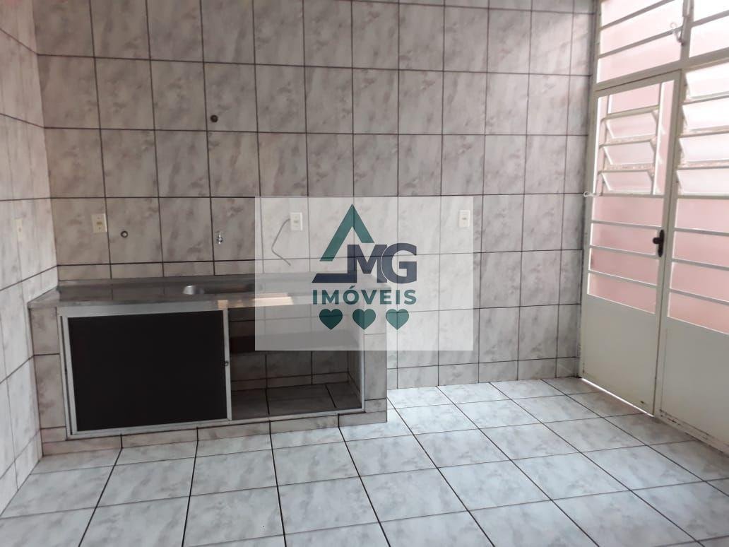 Casa à venda com 4 quartos, 4 suítes, 1 vaga e 250m² no Parque Bandeirante, Três Corações (MG) — foto 7 de 8