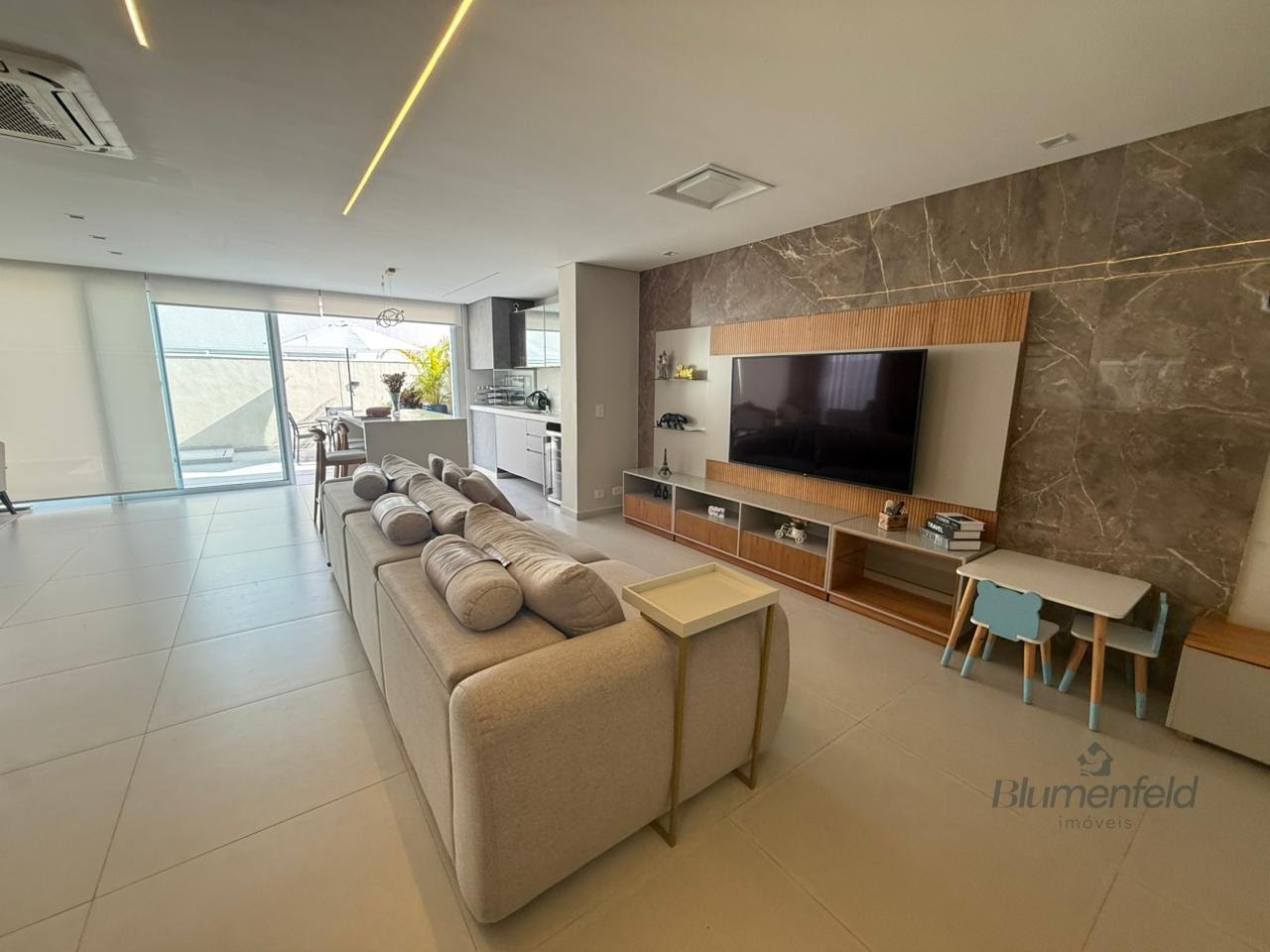 Casa à venda com 4 quartos, 3 suítes, 6 vagas e 201m² no Condomínio Sunville, Arujá (SP) — foto 4 de 30
