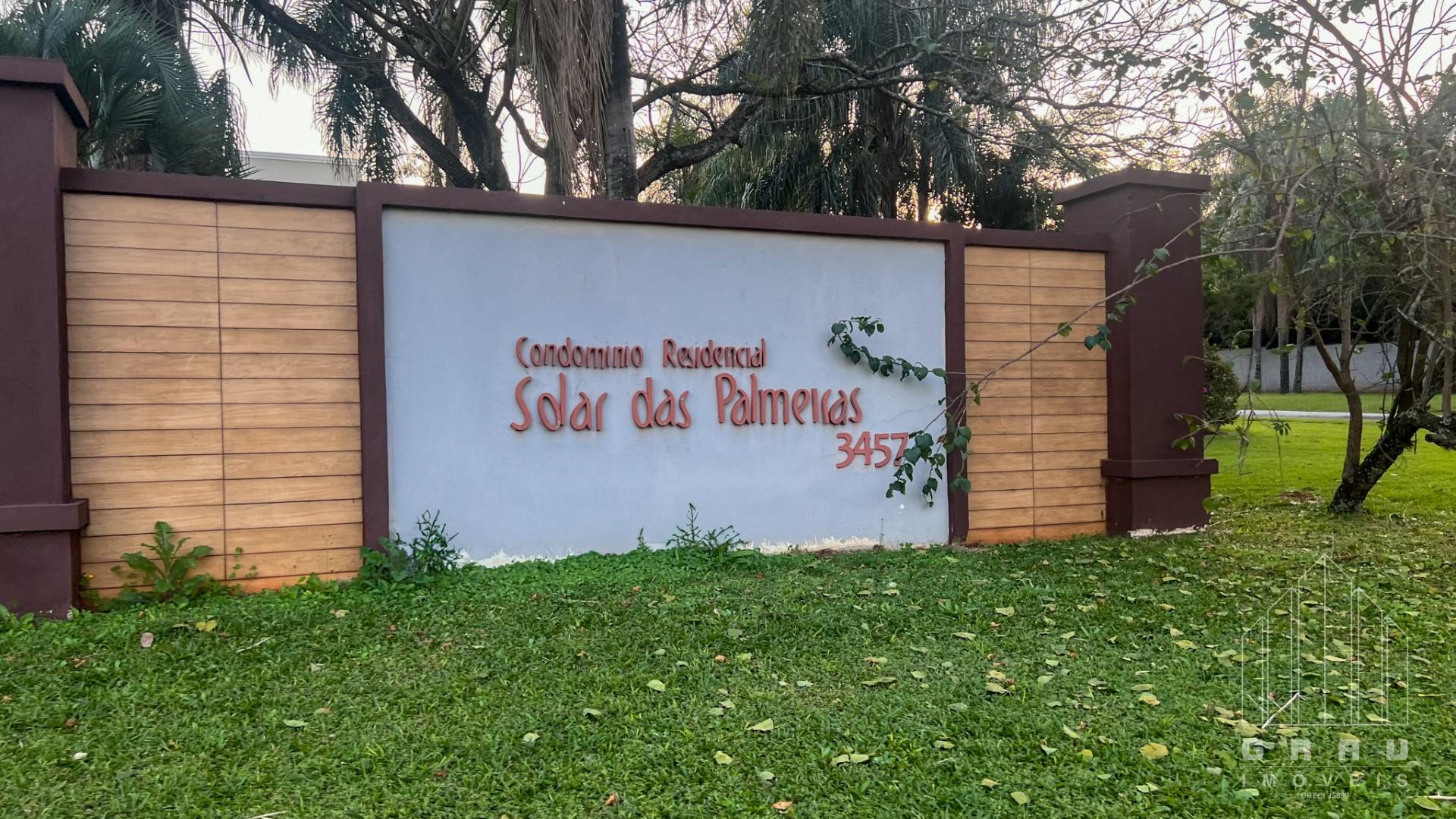 Sobrado no Condomínio Solar das Palmeiras  -  Foz do Iguaçu